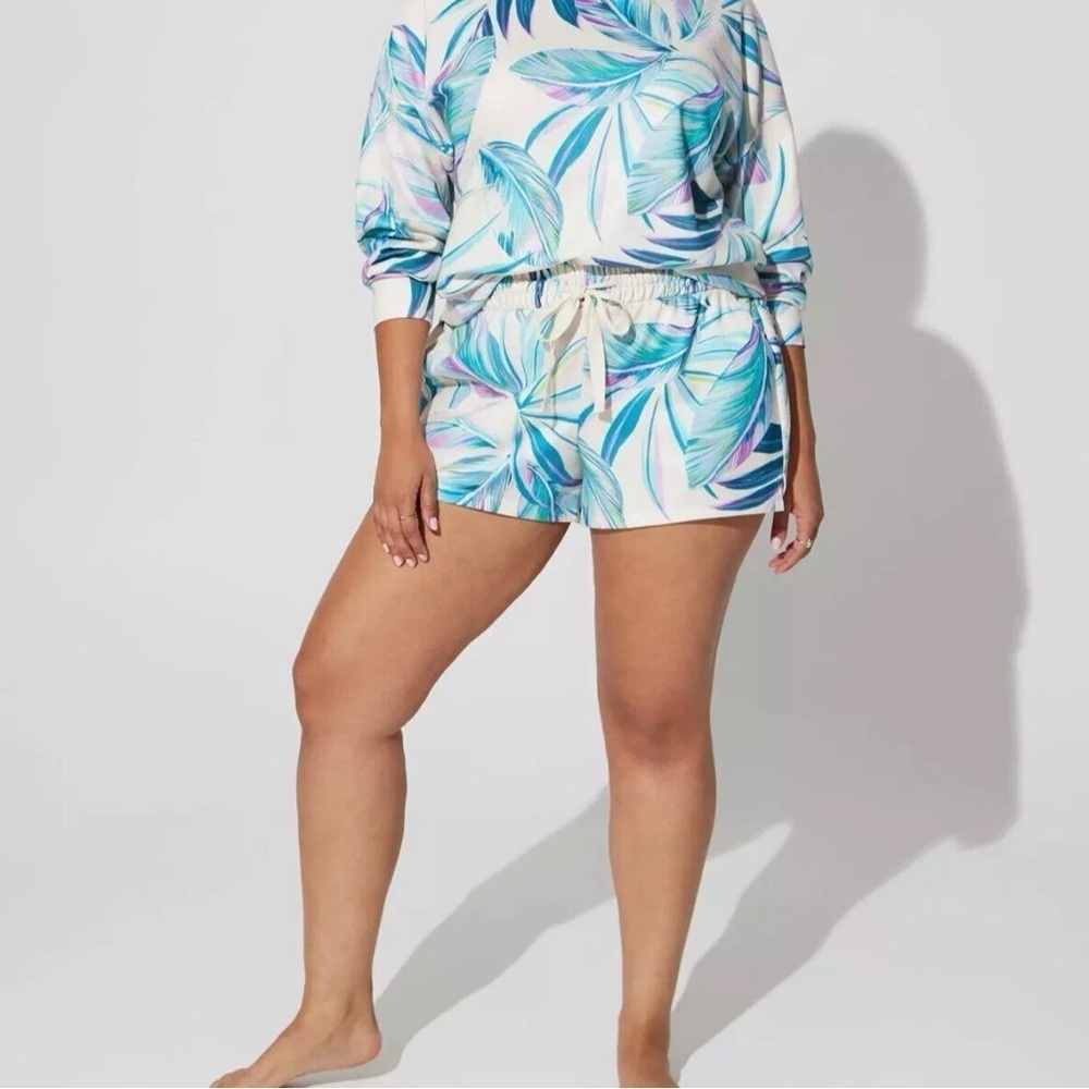 TORRID Terry Cloth Beach Leaves Sweatshirt and Split-side Beach Shirts size 2X